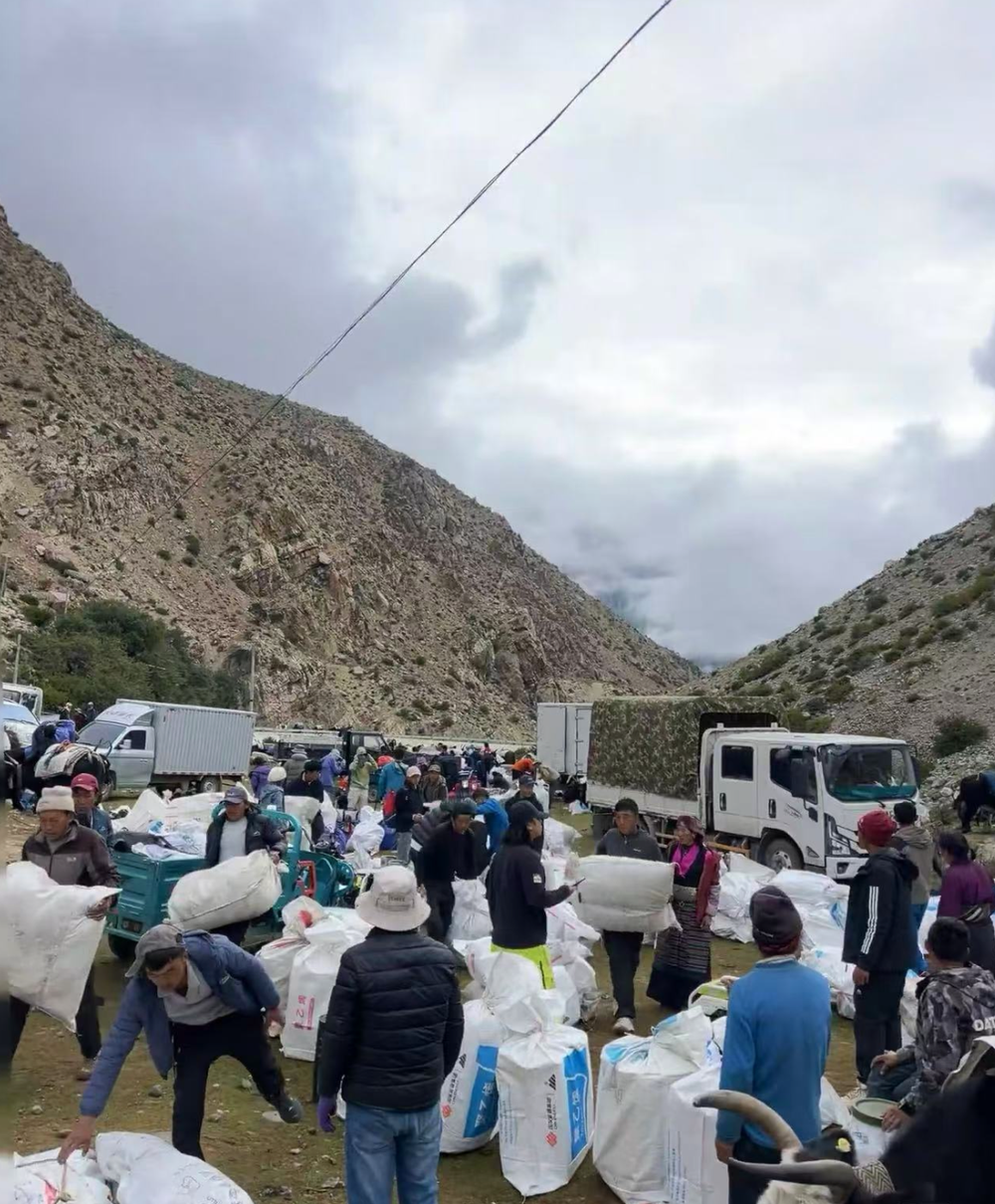 潮、寂静雪山与一场不期而至的暴雪冰球突破技巧珠峰东坡一夜：喧嚣人(图3)