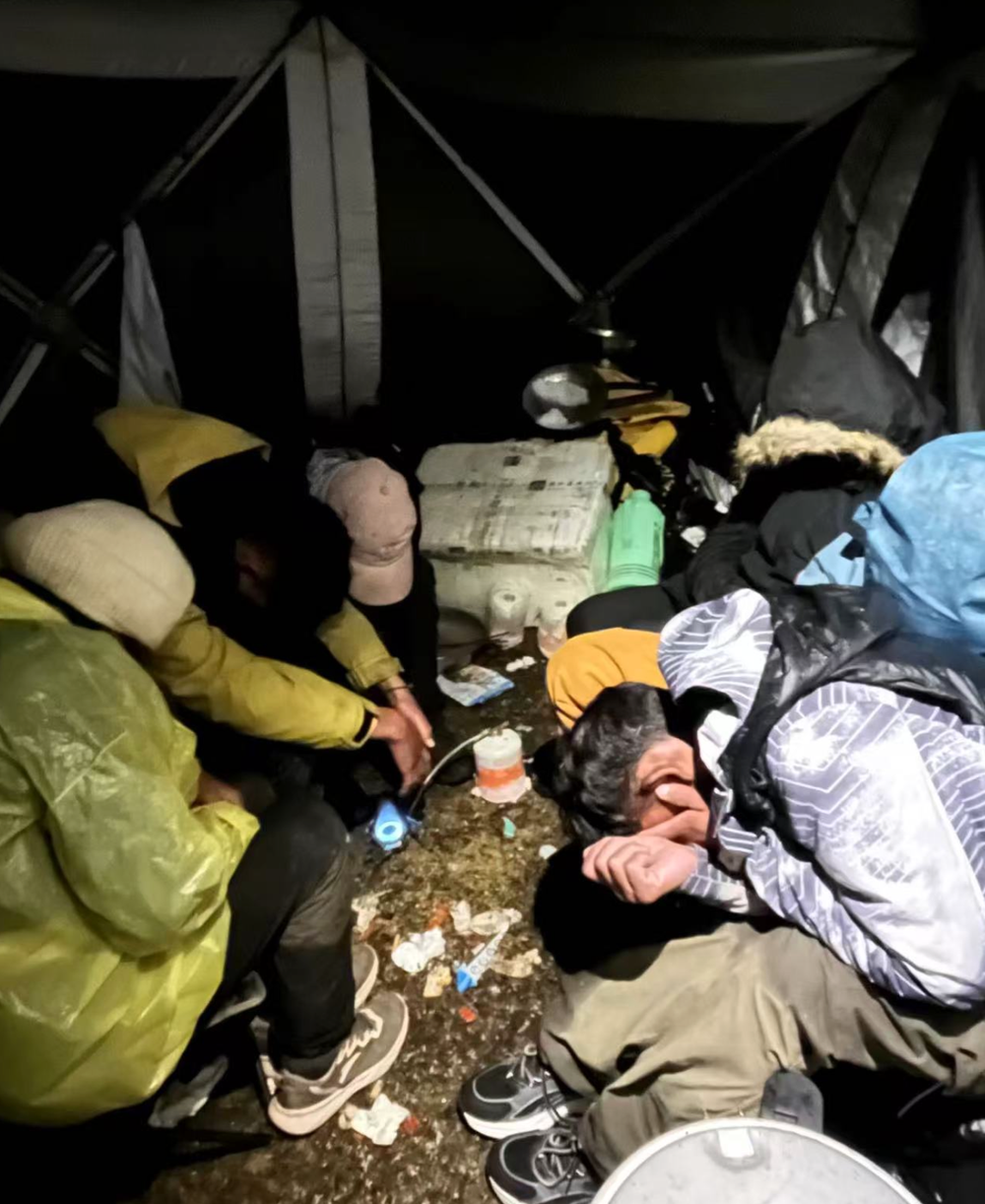 潮、寂静雪山与一场不期而至的暴雪冰球突破技巧珠峰东坡一夜：喧嚣人(图6)